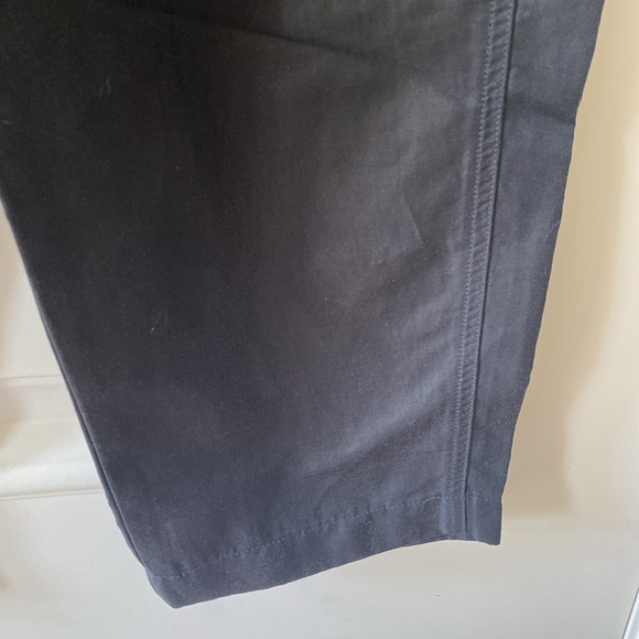 Women’s Vince black pants size Large 36% linen with cargo pockets Capri length - Picture 6 of 9